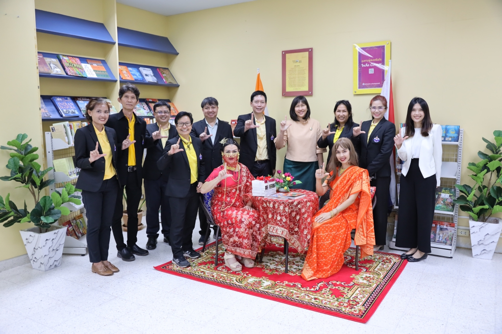 กรมเศรษฐกิจระหว่างประเทศ มอบทรัพยากรการเรียนรู้ด้านการต่างประเทศแก่สำนักวิทยบริการ 