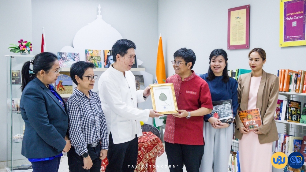 รับมอบใบโพธิ์มหามงคลจากต้นพระศรีมหาโพธิ์ เมืองพุทธคยา ประเทศอินเดีย