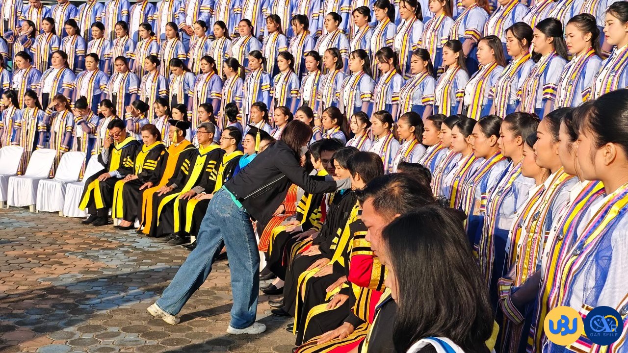 ถ่ายภาพหมู่บัณฑิต ปีการศึกษา 2566