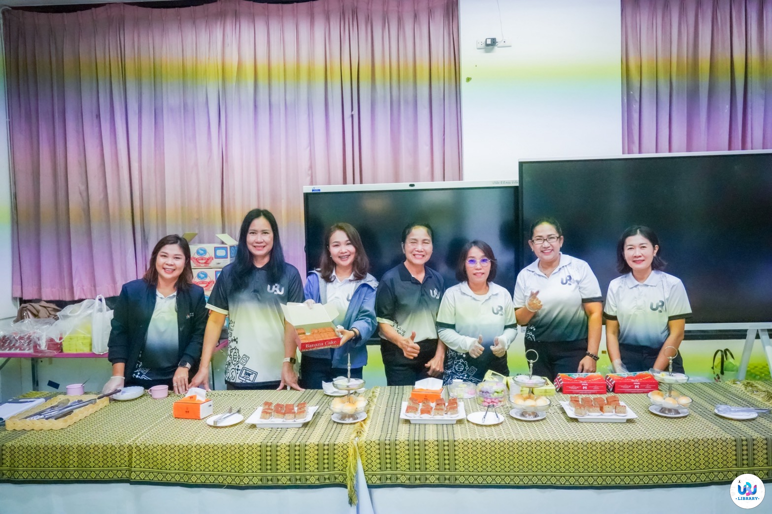 ถ่ายภาพหมู่บัณฑิตมหาวิทยาลัยอุบลราชธานี ปีการศึกษา 2567