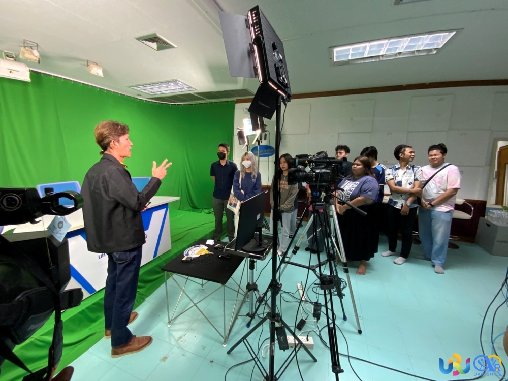 ศึกษาเรียนรู้การบันทึกรายการในสตูดิโอ